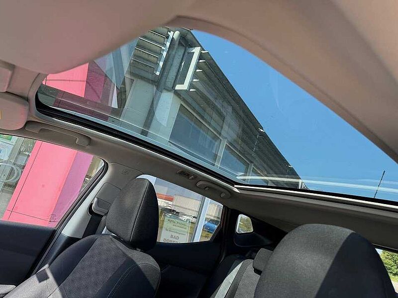 Nissan QASHQAI 1.6 DIG-T 6MT 4x2 N-Connecta PGD
