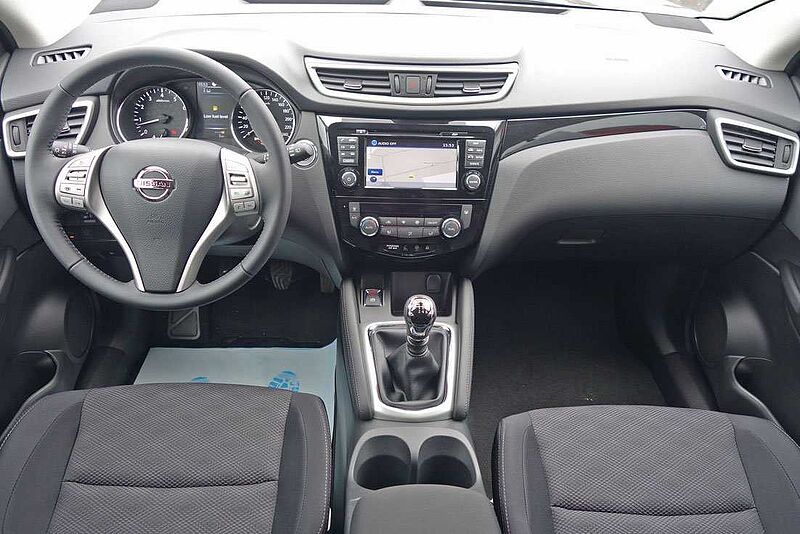 Nissan QASHQAI 1.6 DIG-T 6MT 4x2 N-Connecta PGD