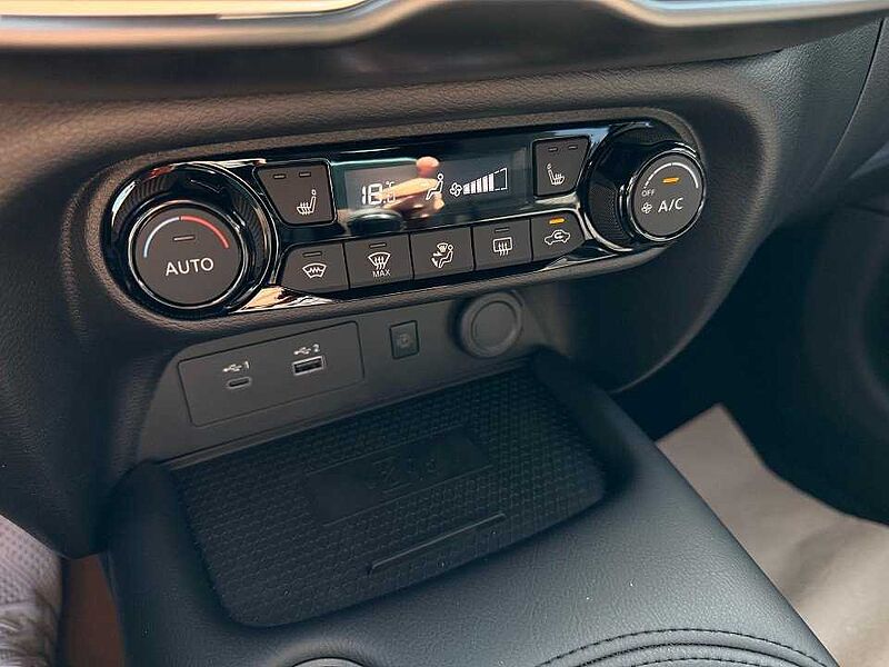 Nissan JUKE 1.0 DIG-T 114PS 6MT N-CONNECTA Winter II 2 Farben BFS